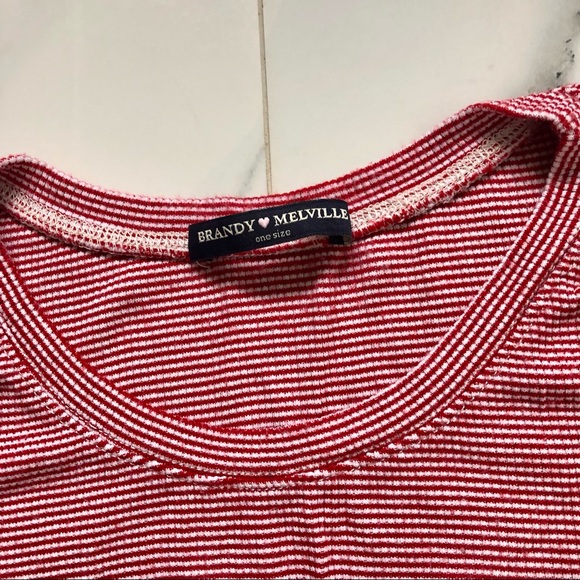 BRANDY MELVILLE CROPTOP - Picture 3 of 4